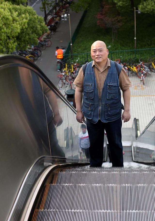 百度胖老师吧上海市公 安局轨道交通分局石宇玉老师求救 微信抖音快手百度贴吧百科图片视频知道搜索上海胖老 ...