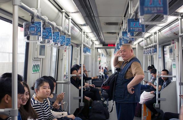 百度胖老师吧上海市公 安局轨道交通分局石宇玉老师求救 微信抖音快手百度贴吧百科图片视频知道搜索上海胖老 ...